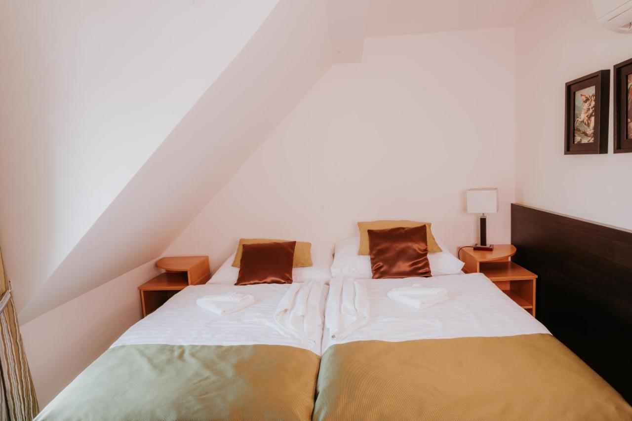 קושיצה Hotel Bonaparte מראה חיצוני תמונה