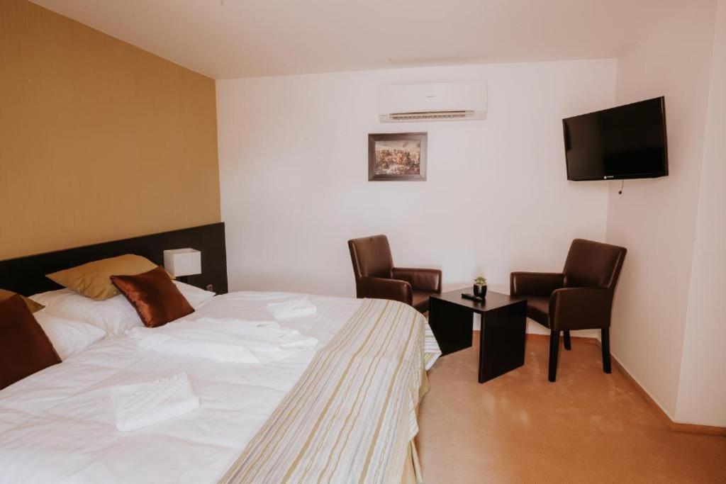 קושיצה Hotel Bonaparte מראה חיצוני תמונה